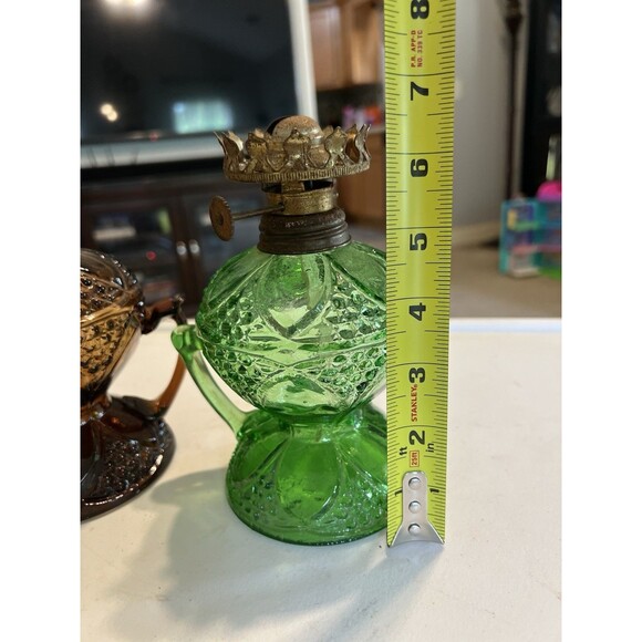Lot Of 2 Vintage Mini Glass Oil Lamps Amber & Green Glass Ornate Good Condition! - Picture 6 of 8